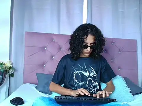 EthanBlackwoodd online show from 09-29-25, 07:41