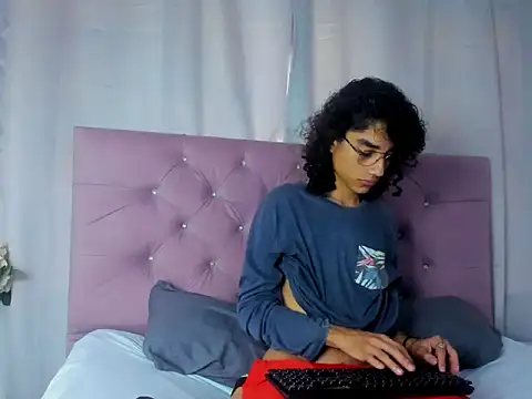 EthanBlackwoodd online show from 09-30-25, 08:04