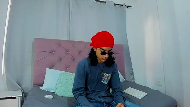 Snapshot of EthanBlackwoodd chatting on 01-31-26, 08:07 EthanBlackwoodd online show from 01-31-26, 08:07