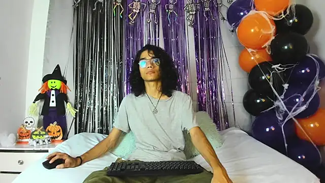 EthanBlackwoodd online show from 10-26-25, 10:32