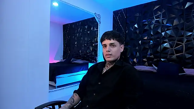 Declan-Fox online show from 10-22-25, 04:45