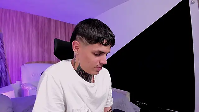 Declan-Fox online show from 09-25-25, 03:34