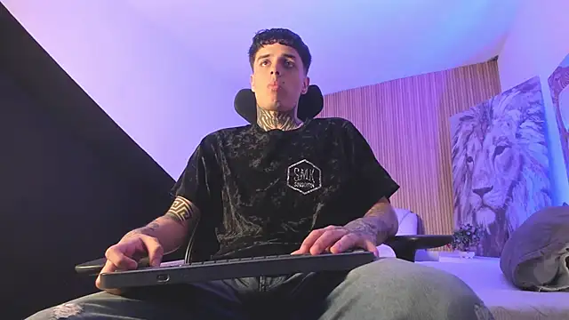 Declan-Fox online show from 11-28-25, 05:29