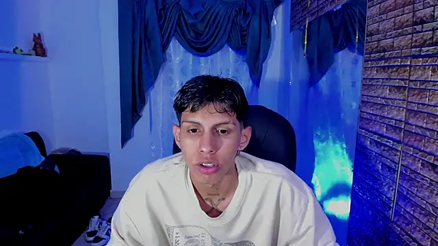 Snapshot of Axeel_Boy chatting on 10-02-25, 05:44 Axeel Boy online show from 10-02-25, 05:44