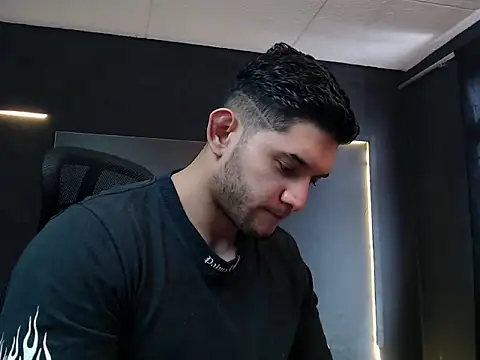 RichardMilleer online show from 09-19-25, 01:48