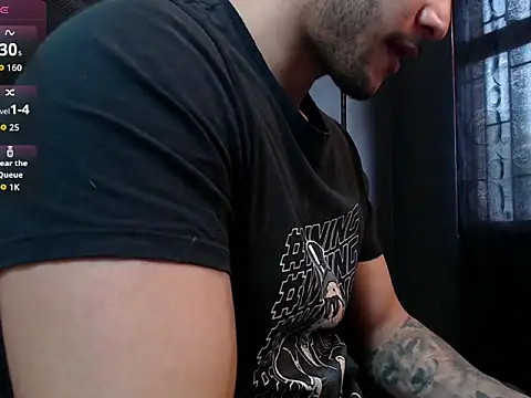 RichardMilleer online show from 11-05-25, 01:58