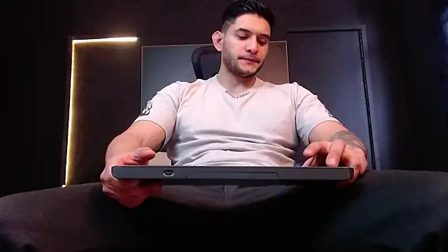 RichardMilleer online show from 10-21-25, 01:54