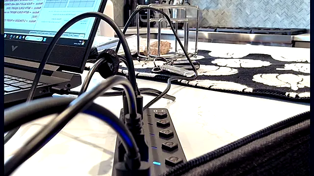 Snapshot of 3totangox chatting on 11-07-25, 07:29 3totangox online show from 11-07-25, 07:29