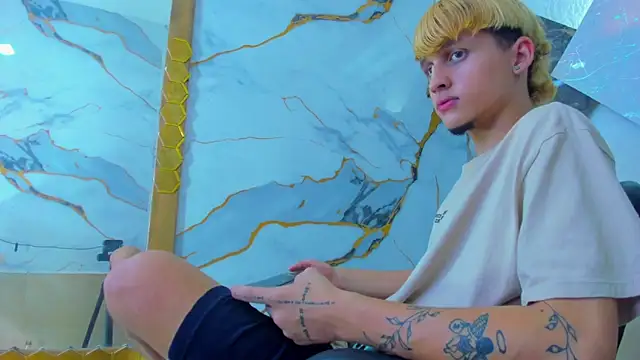 aapolo  online show from 09-22-25, 05:24