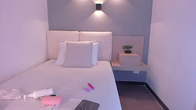 selena monroy online show from 11-07-25, 11:15