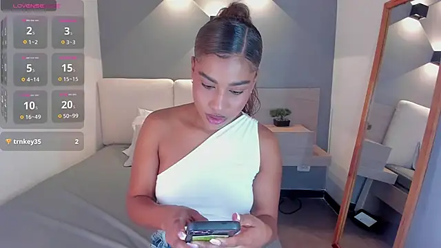 selena monroy online show from 11-24-25, 10:59