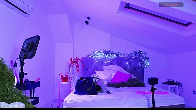 Jessasmith online show from 12-18-25, 08:19