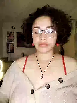 Snapshot of Julie_wallace chatting on 10-05-25, 09:38 Julie wallace online show from 10-05-25, 09:38