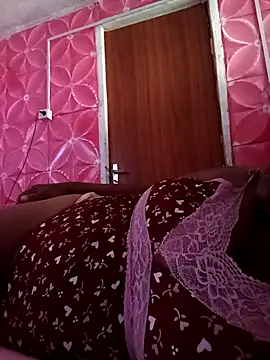 Snapshot of Rosabela04 chatting on 02-17-26, 03:53 Rosabela04 online show from 02-17-26, 03:53