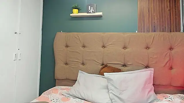 Lilithmuller  online show from 09-24-25, 11:50