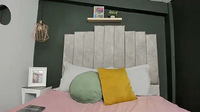 Lilithmuller  online show from 12-18-25, 07:07