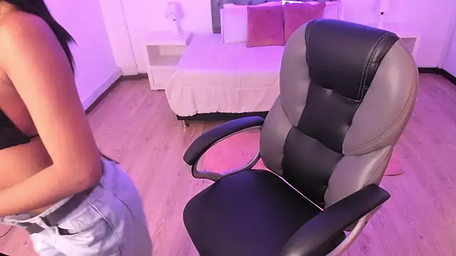 Snapshot of Sofia_collen_ chatting on 01-08-26, 07:42 Sofia collen online show from 01-08-26, 07:42