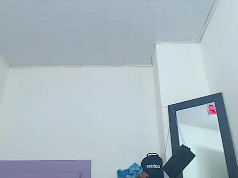 Snapshot of whitneytt chatting on 11-22-25, 08:57 whitneytt online show from 11-22-25, 08:57