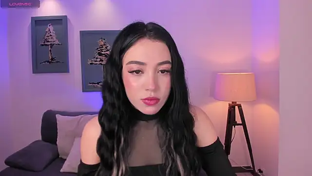 Snapshot of KatieAngelX chatting on 10-19-25, 11:24 KatieAngelX online show from 10-19-25, 11:24