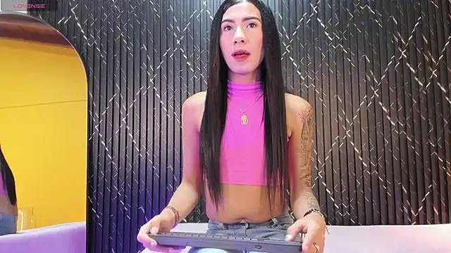 Snapshot of Miss_Ariaa chatting on 09-25-25, 12:00 Miss Ariaa online show from 09-25-25, 12:00
