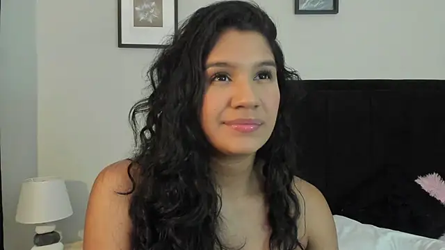 Lyria Diamond online show from 11-30-25, 02:12