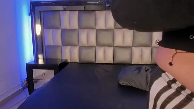 abbiecollins js online show from 01-14-26, 04:49