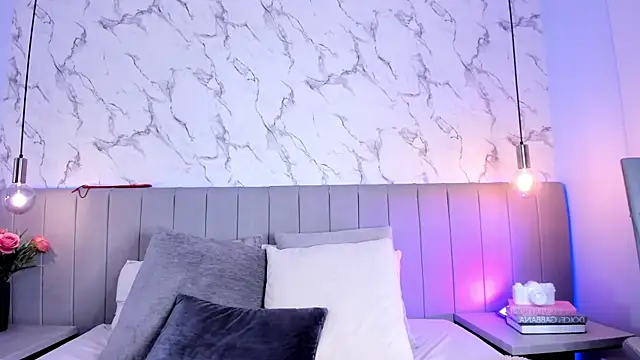 Amber Santana online show from 11-18-25, 09:18