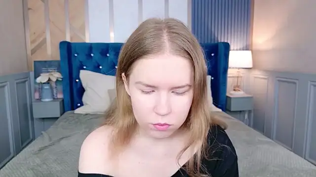 Snapshot of Alida_Brice chatting on 04-21-26, 05:36 Alida Brice online show from 04-21-26, 05:36