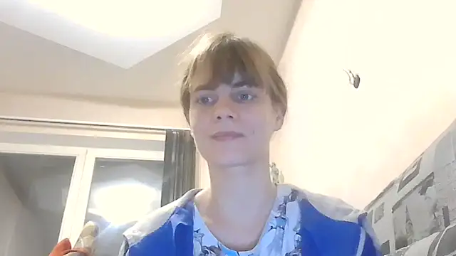Snapshot of Loriven chatting on 11-08-25, 09:18 Loriven online show from 11-08-25, 09:18