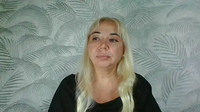 Snapshot of Thirieli chatting on 10-12-25, 06:20 Thirieli online show from 10-12-25, 06:20