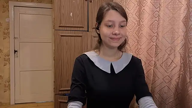 QutieDaSweet online show from 10-28-25, 03:07