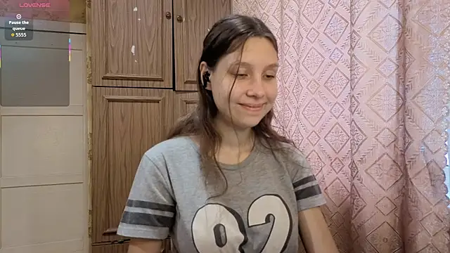 QutieDaSweet online show from 11-14-25, 08:18