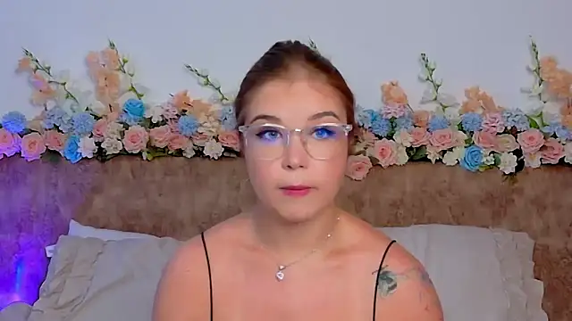 Lilith Bonheur online show from 03-22-26, 01:53