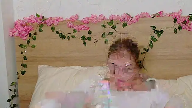 Snapshot of Lilith_Bonheur chatting on 10-18-25, 08:11 Lilith Bonheur online show from 10-18-25, 08:11
