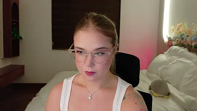 Lilith Bonheur online show from 04-07-26, 09:38