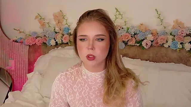 Lilith Bonheur online show from 04-21-26, 07:53