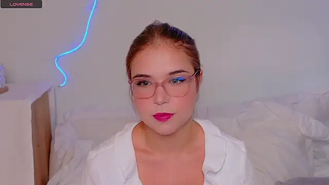 Lilith Bonheur online show from 12-02-25, 09:38