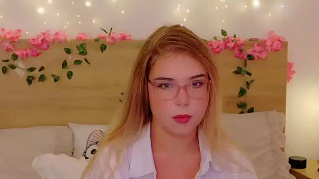 Lilith Bonheur online show from 11-29-25, 10:21