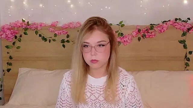 Snapshot of Lilith_Bonheur chatting on 10-11-25, 08:10 Lilith Bonheur online show from 10-11-25, 08:10