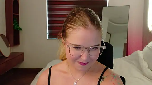 Lilith Bonheur online show from 04-05-26, 12:06