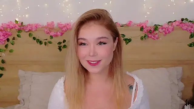 Snapshot of Lilith_Bonheur chatting on 10-23-25, 08:07 Lilith Bonheur online show from 10-23-25, 08:07