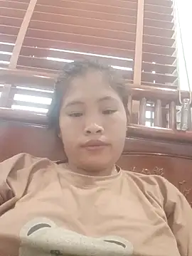 Luyen004 online show from 10-14-25, 12:22