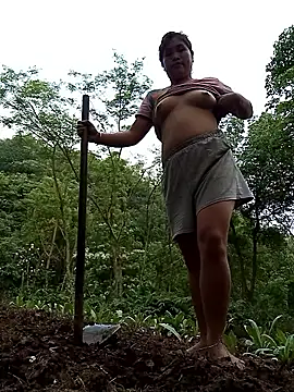 Luyen004 online show from 04-02-26, 11:44