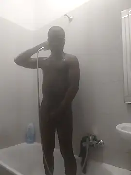 Snapshot of Kwasi-a chatting on 10-13-25, 03:35 Kwasi-a online show from 10-13-25, 03:35