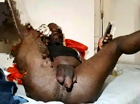 Snapshot of Kwasi-a chatting on 05-11-26, 06:27 Kwasi-a online show from 05-11-26, 06:27
