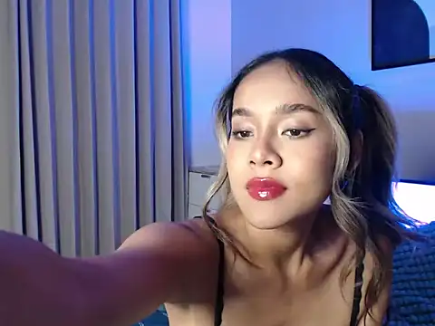 Snapshot of lilypeachxx chatting on 05-15-26, 10:30 lilypeachxx online show from 05-15-26, 10:30