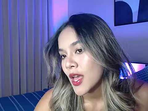 Snapshot of lilypeachxx chatting on 06-24-26, 11:24 lilypeachxx online show from 06-24-26, 11:24