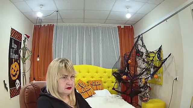 EmmaEllison online show from 10-17-25, 06:17
