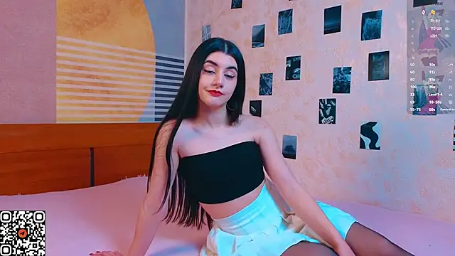 MelanieMooor online show from 12-19-25, 03:03