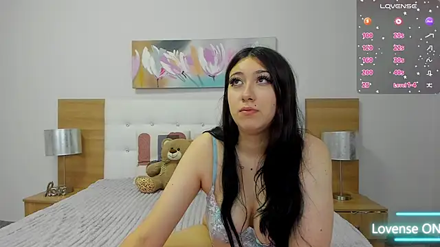 Snapshot of LovelySophie3 chatting on 10-17-25, 04:05 LovelySophie3 online show from 10-17-25, 04:05